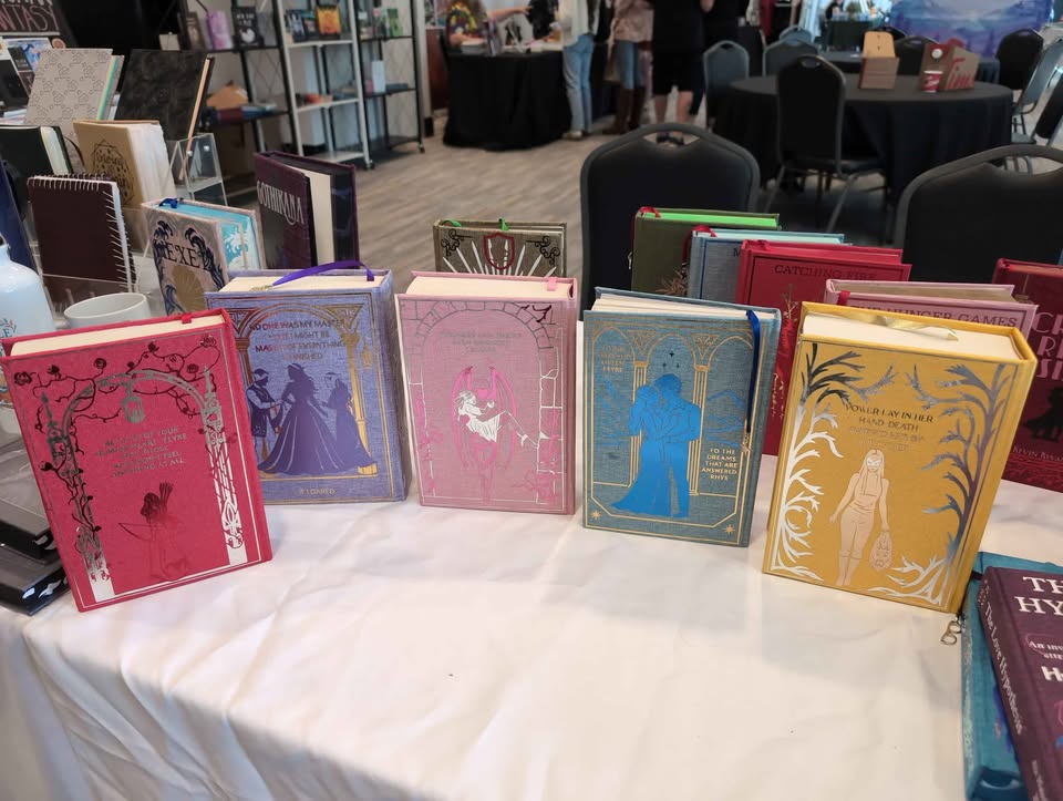 A Court of Thorns and Roses – Rebound Collector’s Edition Set | Custom Hardcovers with Foil & Ribbon Detailing